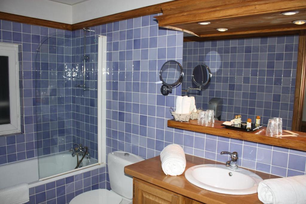 Le Marina B Hotel La Ciotat Room photo
