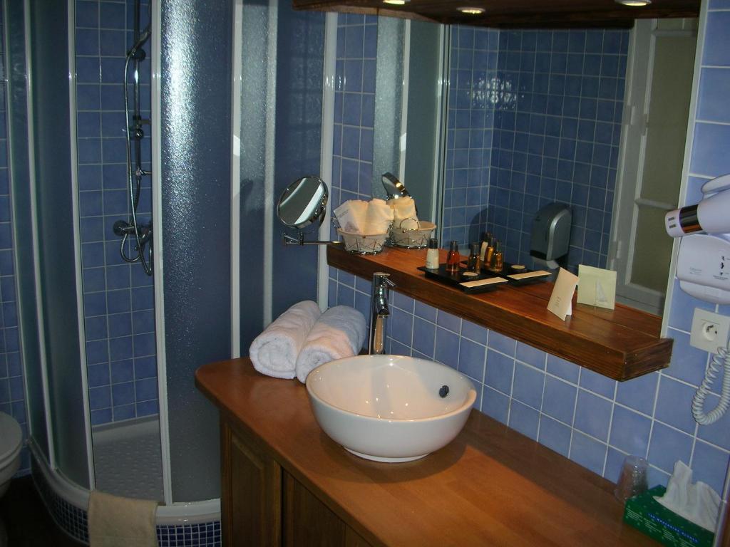 Le Marina B Hotel La Ciotat Room photo